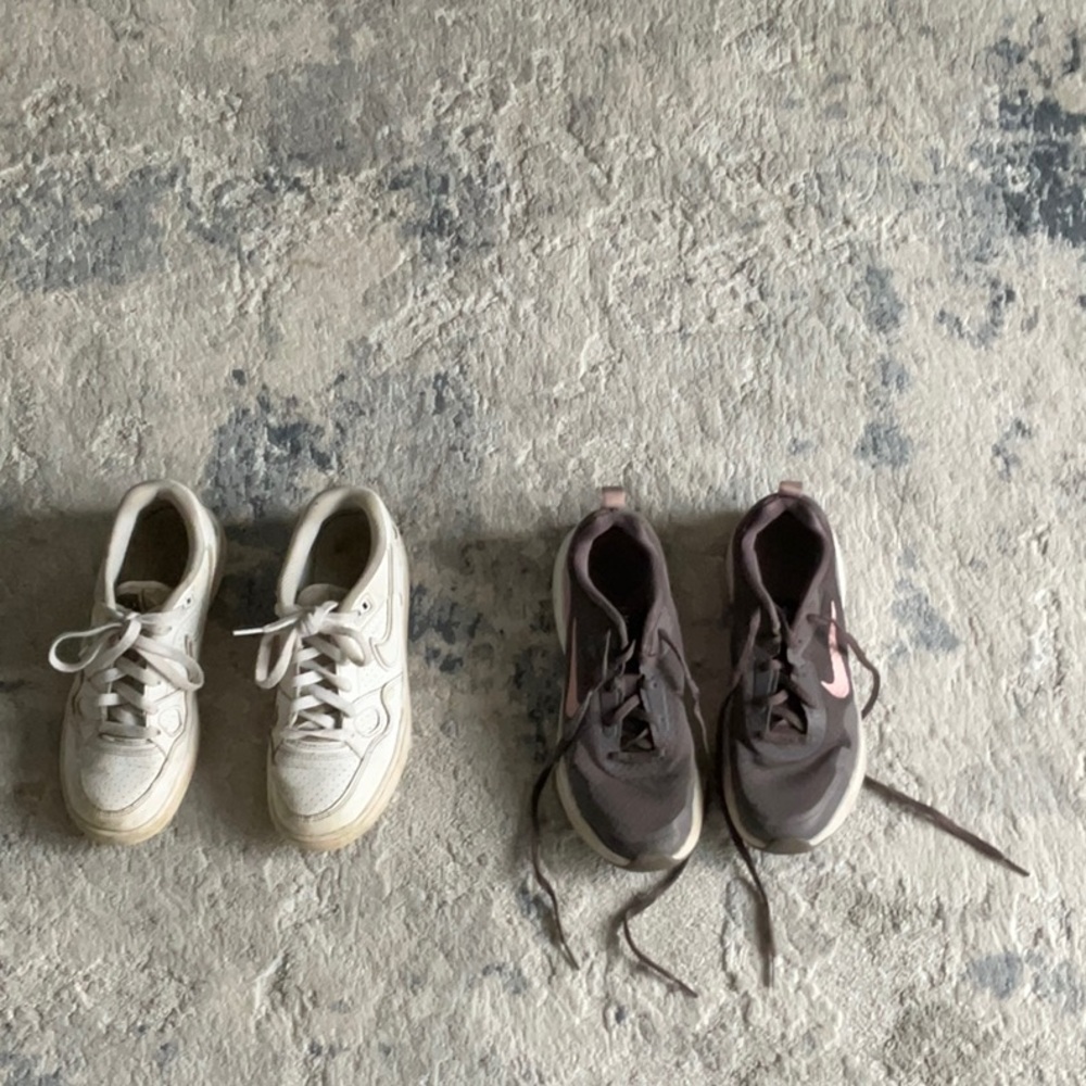 SET OF POOR QUALITY SHOES